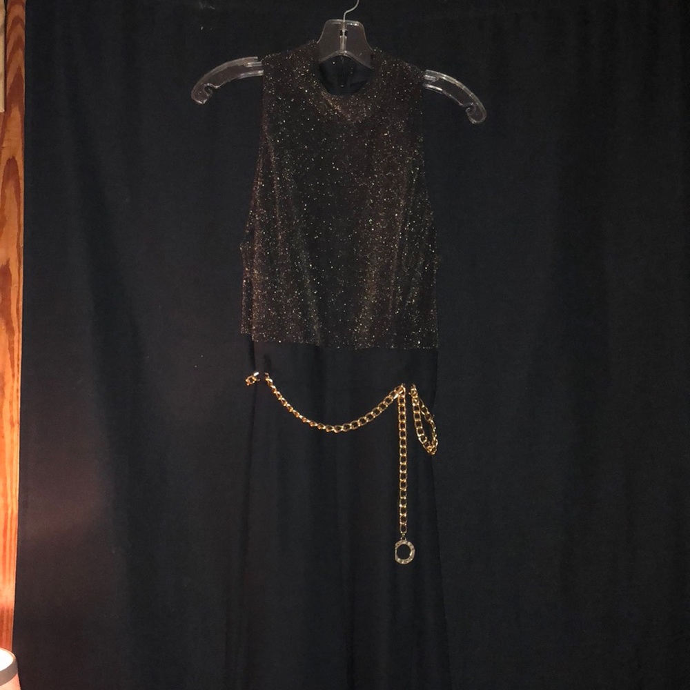John Roberts sleeveless jumpsuit 16P